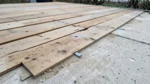 budowa tarasu drewnianego na betonie